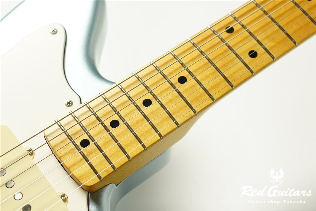 Model JM. Glassy #093 - Ice Blue Metallic